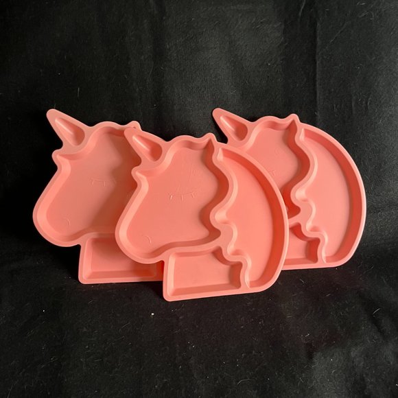 9 Piece Light Pink Plastic Childs Unicorn Plates - Picture 2 of 10